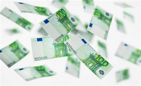 100 Euros to USD .